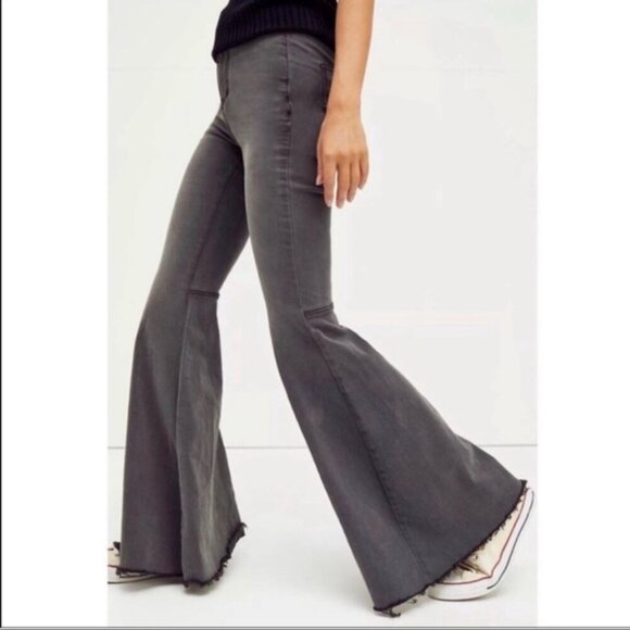 We The Free Denim - Free People 'We the Free' Just Float On black flare jeans 29 stretch